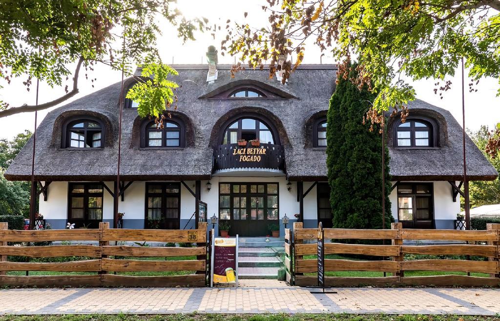 Gasthof Laci Betyar Hajduszoboszlo Bagian luar foto
