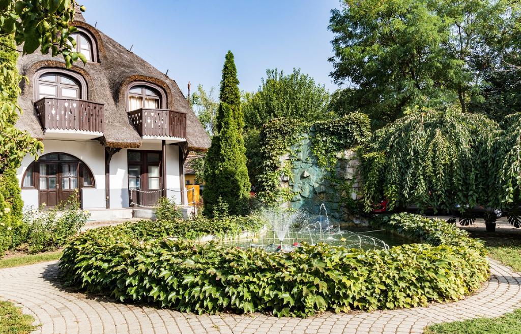 Gasthof Laci Betyar Hajduszoboszlo Bagian luar foto