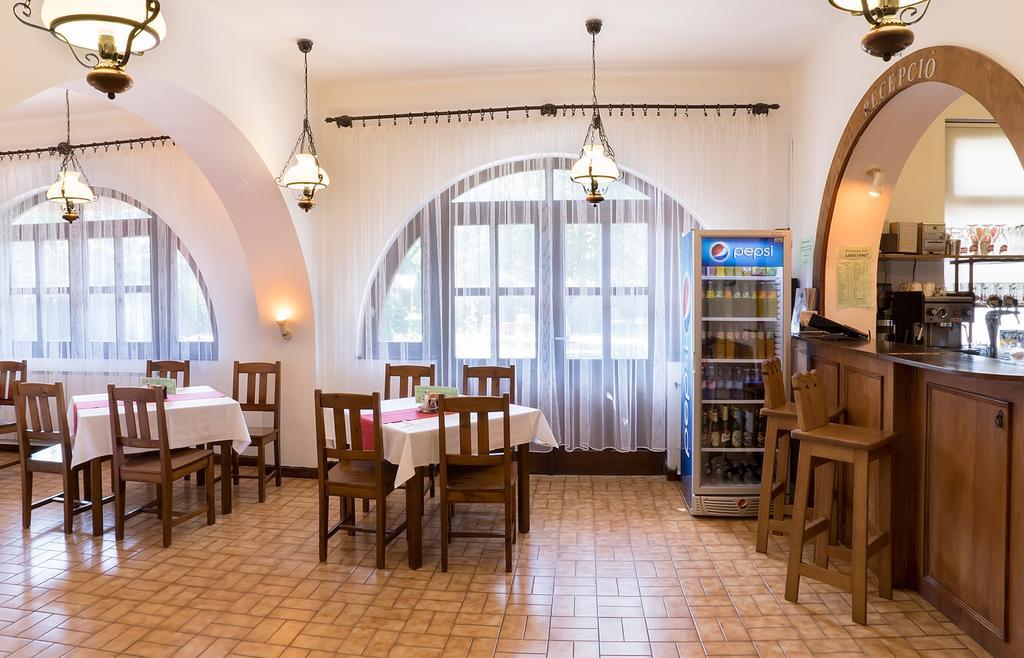 Gasthof Laci Betyar Hajduszoboszlo Bagian luar foto