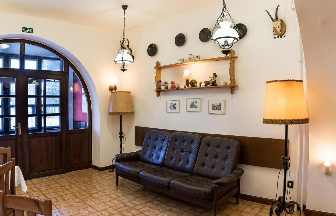 Gasthof Laci Betyar Hajduszoboszlo Bagian luar foto