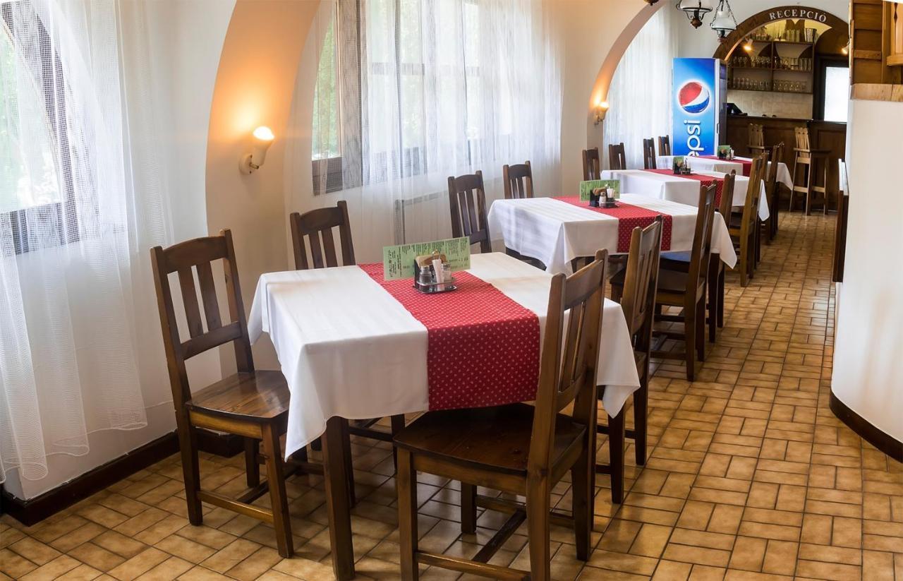 Gasthof Laci Betyar Hajduszoboszlo Bagian luar foto
